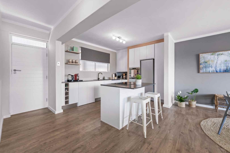 To Let 2 Bedroom Property for Rent in Green Point Western Cape